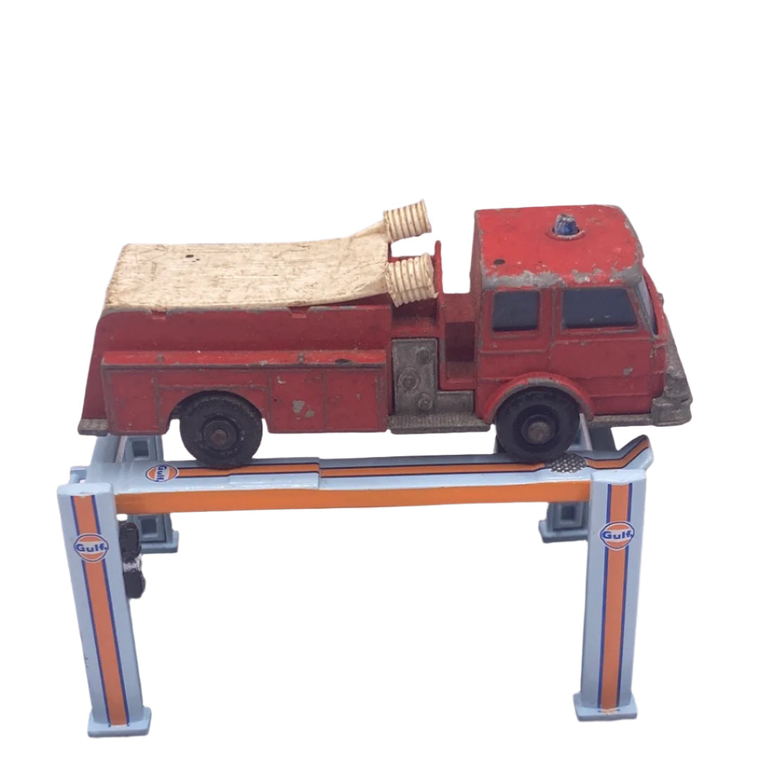 Matchbox Fire Pumper Truck Diecast red