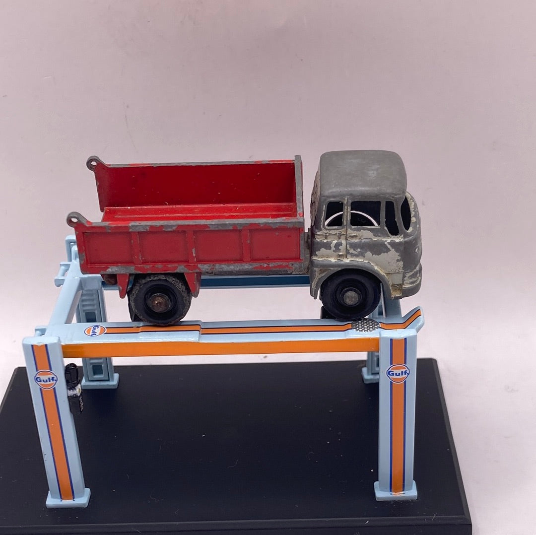 Matchbox Bedford 7 1/2 Ton Tipper Diecast